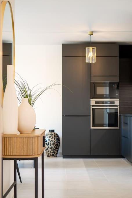 Le Square D'Evan - Appartement De Standing - Grande Terrasse Exterieure - Climatisation 圣埃尔斯 外观 照片