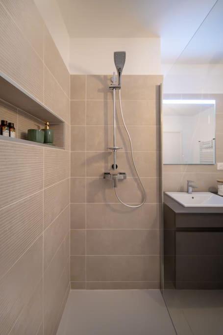 Le Square D'Evan - Appartement De Standing - Grande Terrasse Exterieure - Climatisation 圣埃尔斯 外观 照片